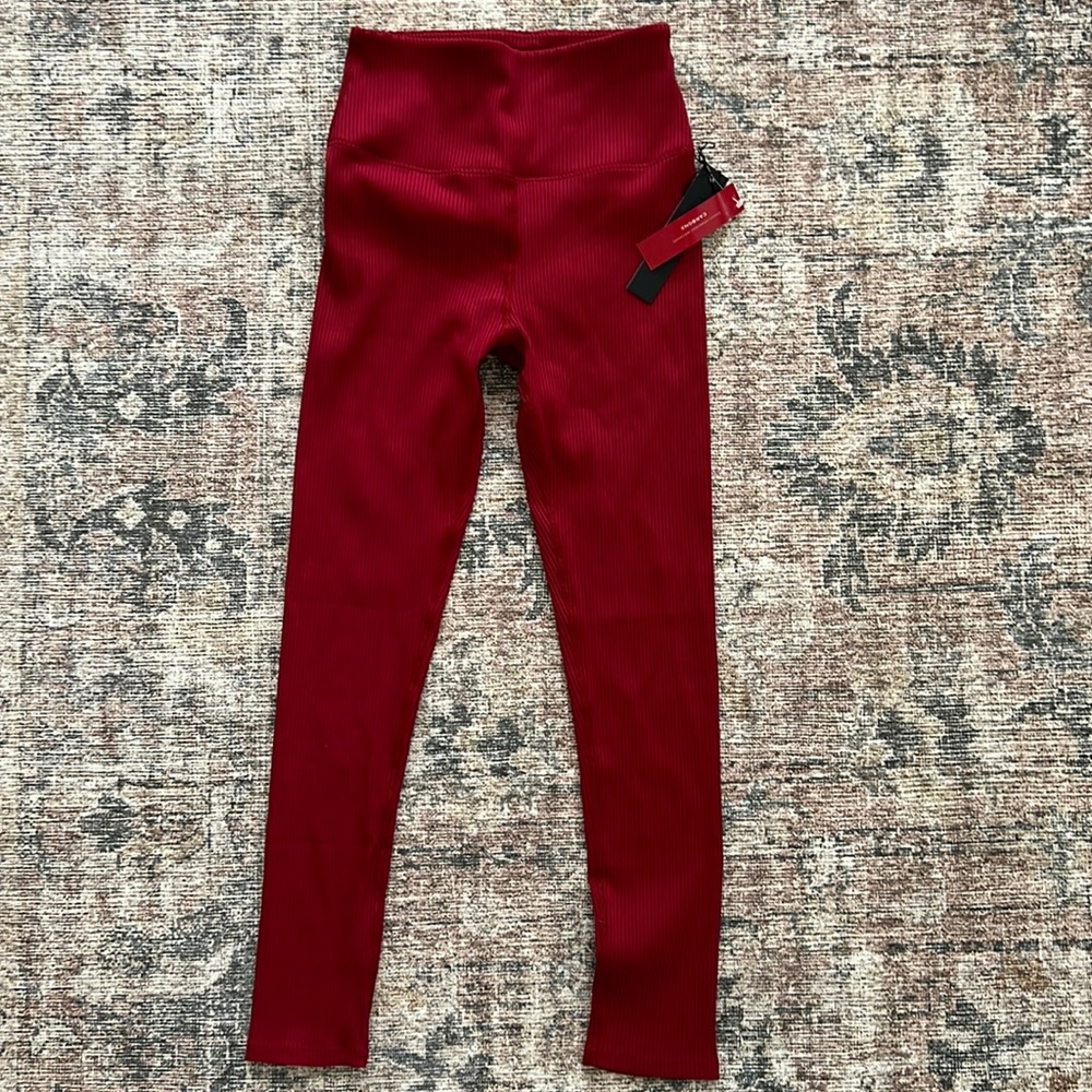 Carbon 38 deep red legging